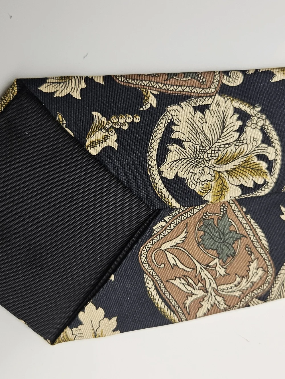 Vintage Oscar Del La Renta Classic Black-Gold Floral Mens Tie Timeless Elogance